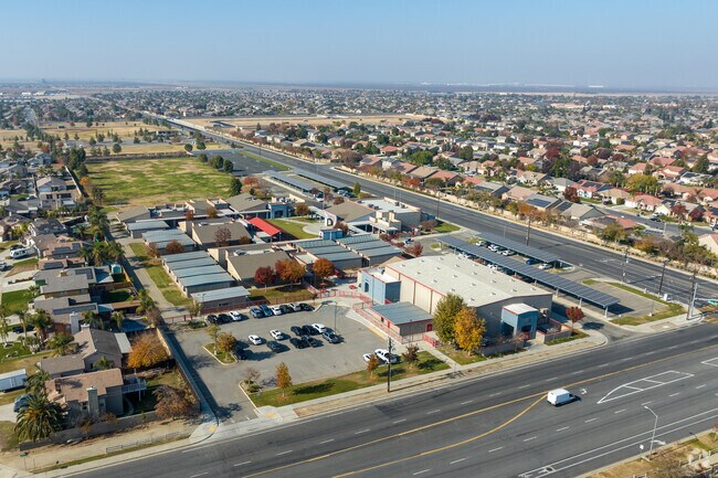 Freedom Middle School has a 25:1 student - teacher ratio.