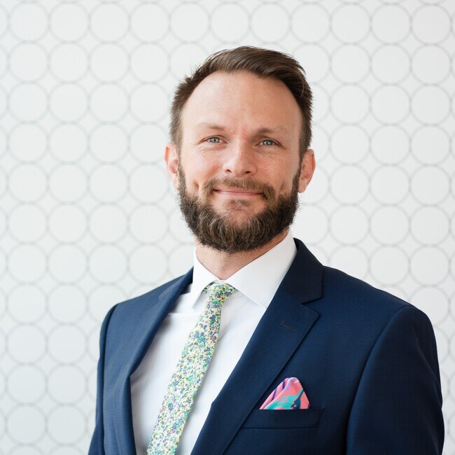 Agent Photo