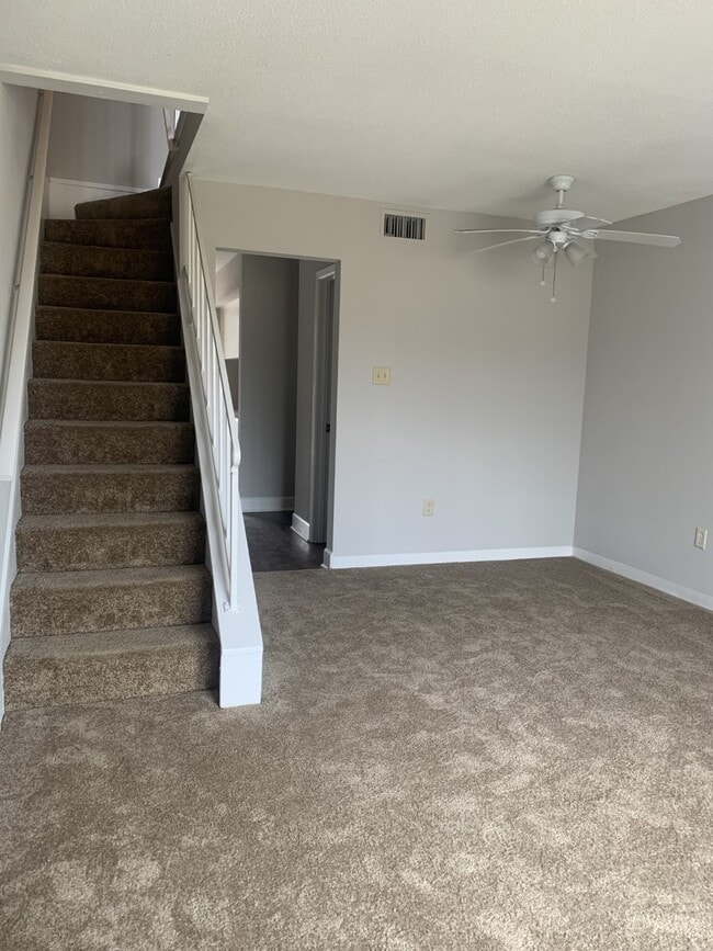 2Bed 1.5Bath Townhome Living