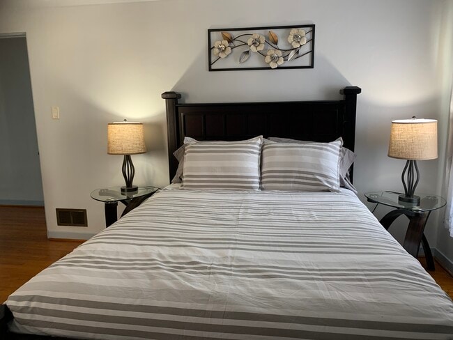 2014 Davis Ave unit 1st fl, Whiting, IN 46394 - photo 2