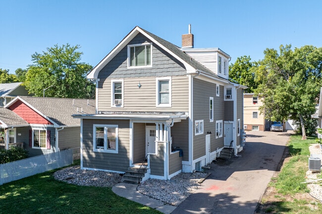Several multifamily homes are found throughout the Pettigrew Heights neighborhood.