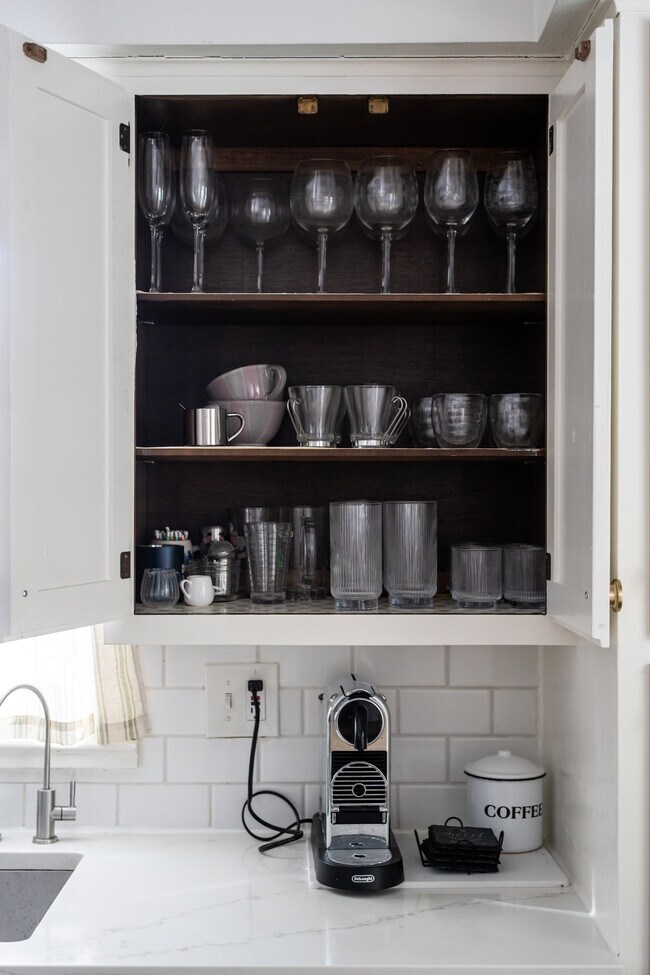 535 W Montclaire Ave, Milwaukee, WI 53217 - photo 7