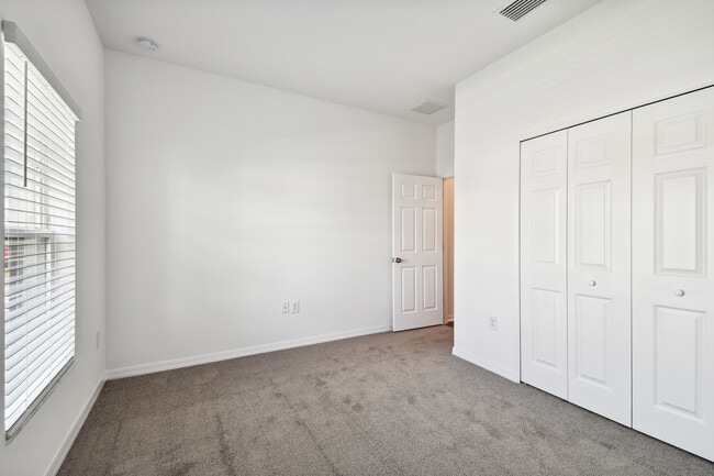 888 Hillshire Place unit 36501772, Spring Hill, FL 34609 - photo 2