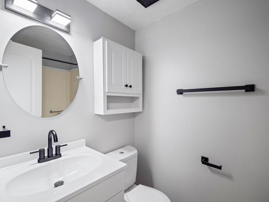 Dartmouth Place Apartments, Geneva, OH 44041 - photo 1