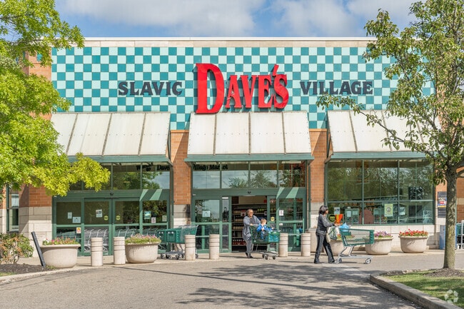 Residents of Slavic Village can pick up their daily groceries from Dave's Market.