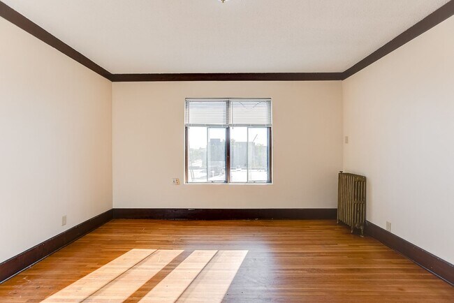 Lakesbury Apartments | Leasing Studio, Alcove, & 1-Bedroom Apartments!, Minneapolis, MN 55408 - photo 7