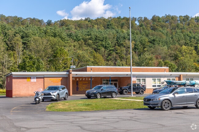 Loyalsock Valley Elementary reports a 12:1 student‑teacher ratio.
