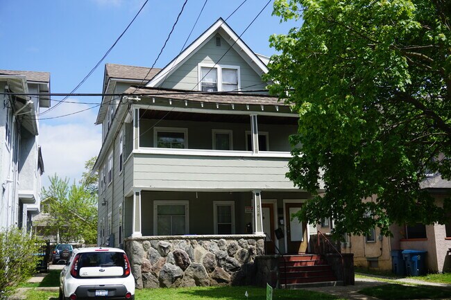 916 W Lovell St unit 5, Kalamazoo, MI 49007 - photo 2