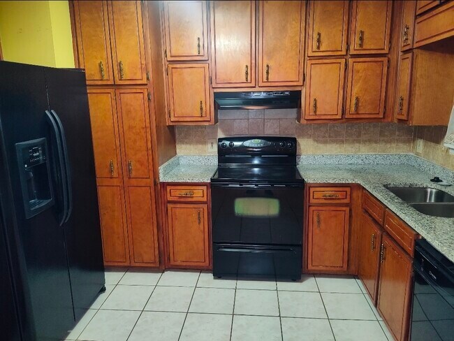 4414 Housworth Dr, Lithonia, GA 30038 - photo 3