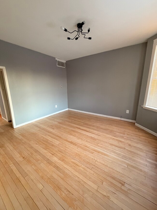 2423 S 57th Ct unit 1, Cicero, IL 60804 - photo 2