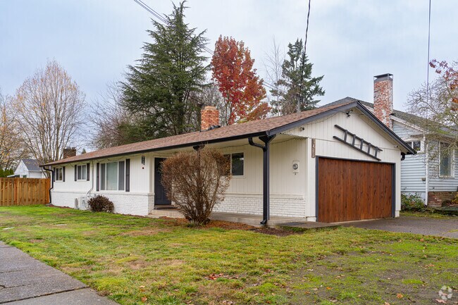 You’ll find Mid-century rancher homes throughout McMinnville.