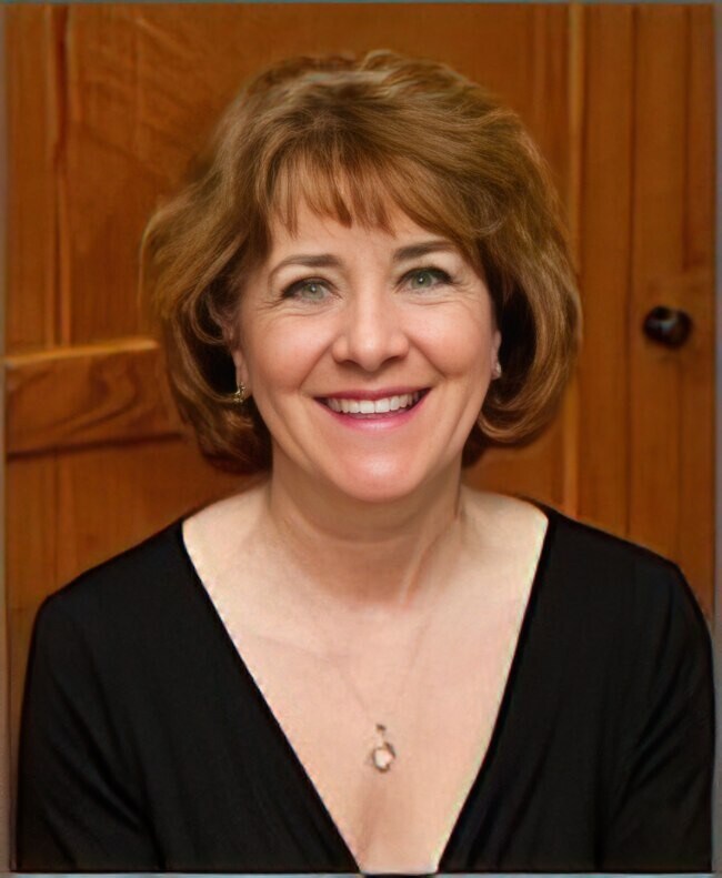 Julie Pariseau-Schuster