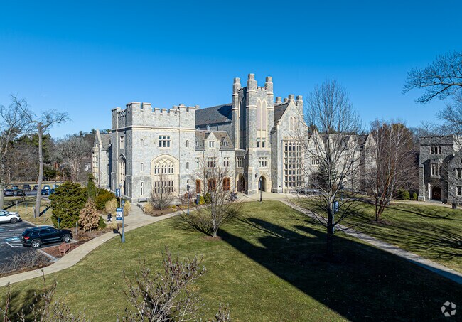The University of Connecticut School of Law is a prestigious law school in West End.