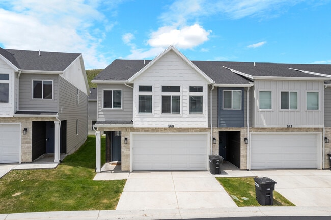 569 N Richland Valley St, Garden City, UT 84028 - photo 3