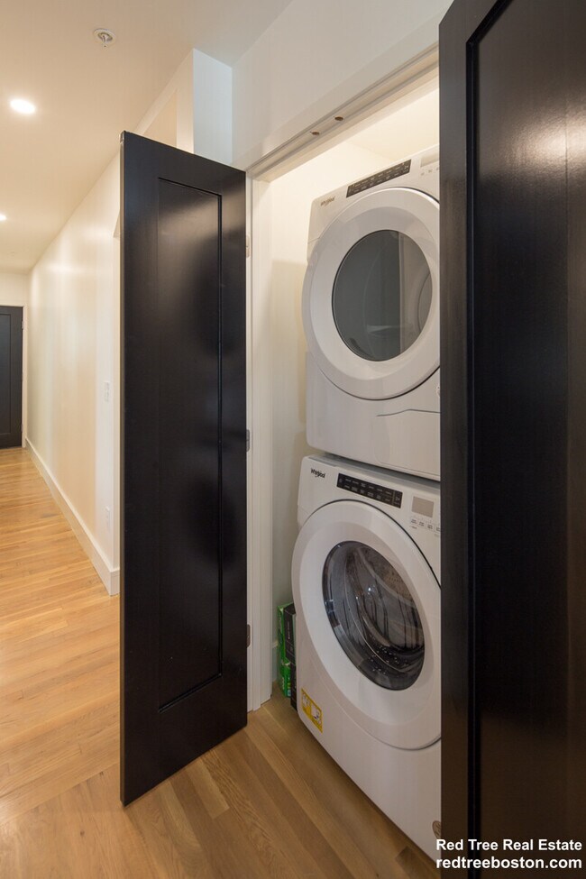 92 Brown St unit 1, Waltham, MA 02453 - photo 6