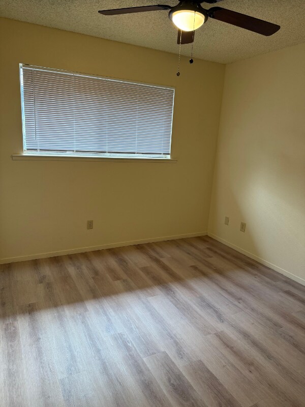 310 Center St Unit D, Hanford, CA 93230