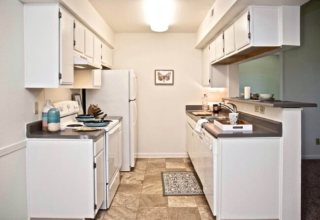 Crowne Forest, East Moline, IL 61244 - photo 4