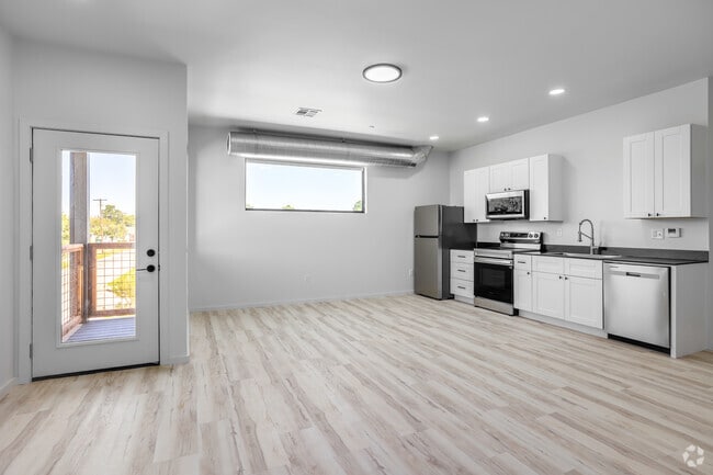 Blackwelder, Oklahoma City, OK 73118 - photo 3