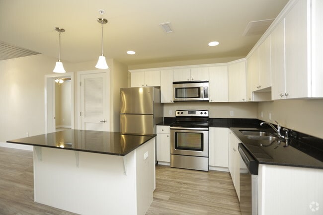 888 Lofts, Lawrence, KS 66044 - photo 2