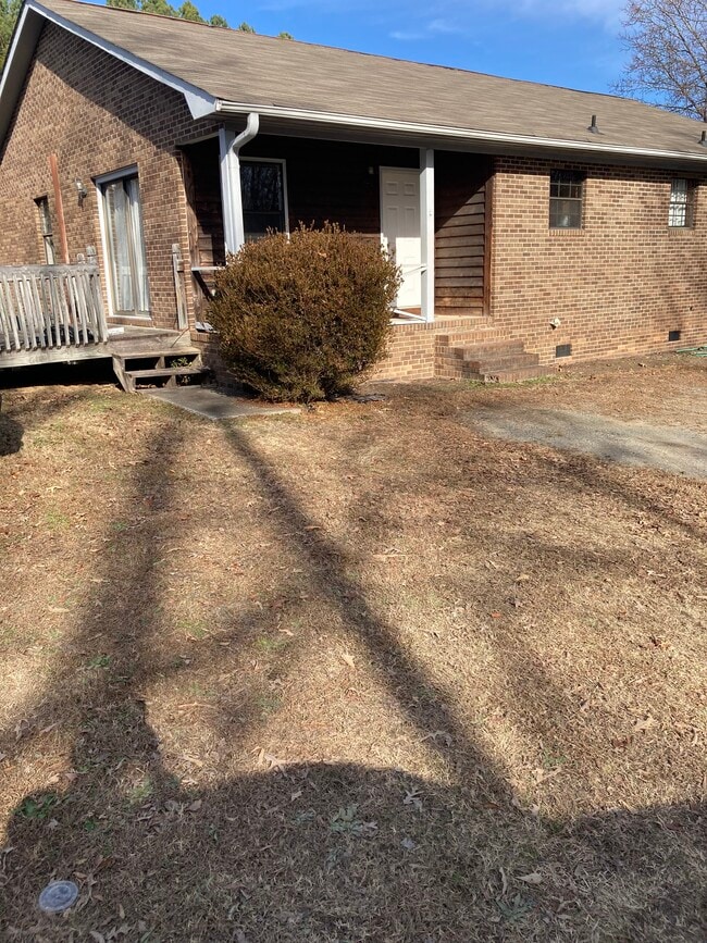 211 Butterfly Dr unit 211 butterfly dr, Lexington, NC 27295 - photo 2