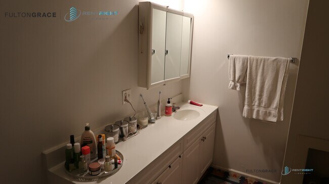 1443 N Bosworth Ave unit 1R, Chicago, IL 60642 - photo 6