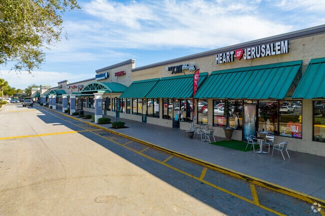 Willa Springs Shopping Center has many options in Lake Howell.
