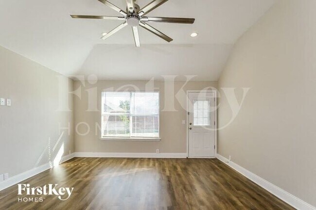 8828 Yosemite Trail, Crossroads, TX 76227 - photo 3