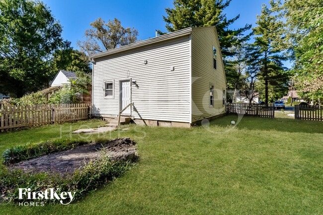 2229 W 58th St, Indianapolis, IN 46228 - photo 2