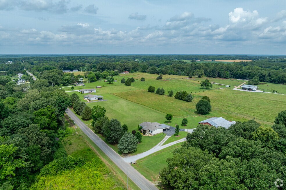 Fairview-Skinem_525358_DW_062425_v1