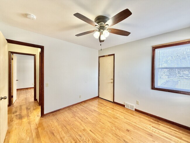 2109 Lake Point Dr unit 3, Madison, WI 53713 - photo 7