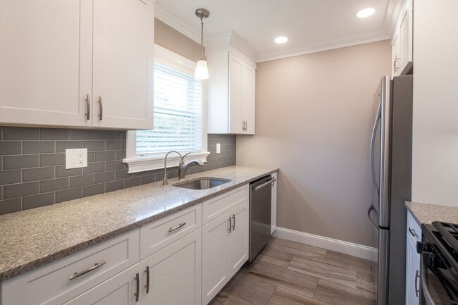 Leonia Manor: In-Unit Washer & Dryer, Heat, Hot & Cold Water Included, Cat & Dog Friendly, and Wa..., Leonia, NJ 07605 - photo 6