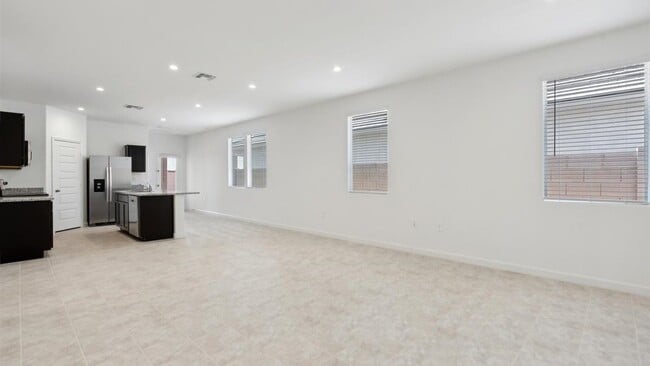 9426 S Corona Dr, Apache Junction, AZ 85120 - photo 4