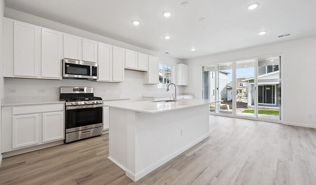 6586 N Nepal St, Aurora, CO 80019 - photo 3