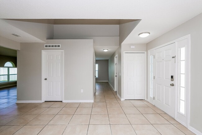 12923 Tribute Dr, Riverview, FL 33578 - photo 4