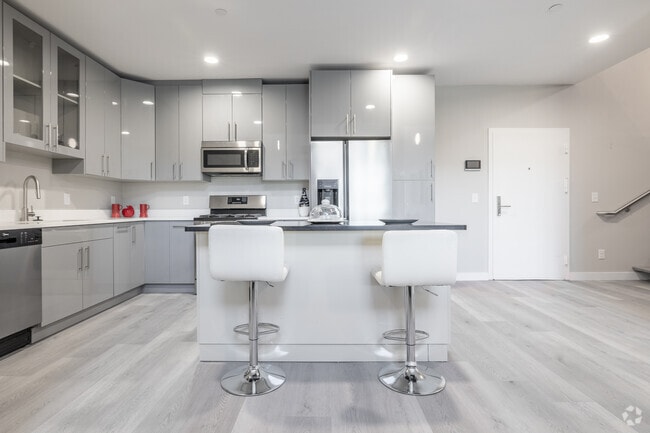 Taj Estates of Franklin, Franklin, MA 02038 - photo 3