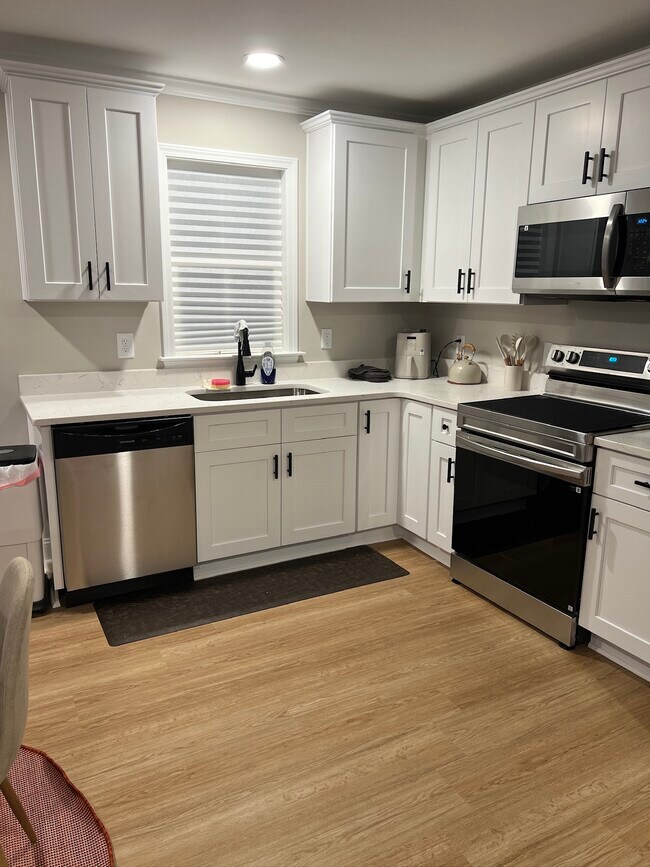 2006 Linda Jones Ave unit 3, Greensboro, NC 27401 - photo 6