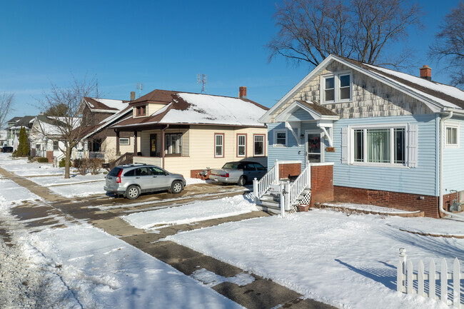 Properties in Roosevelt typically sell between $160,000 and $270,000.
