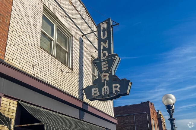 Satisfy hunger cravings at the Wunder Bar in Ohioville.