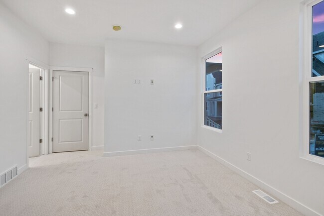 11367 S Offshore Way unit 382, South Jordan, UT 84009 - photo 7