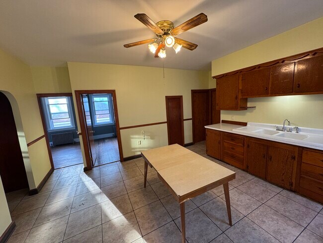 43 Westerly Ave unit 1st Floor Unit, Providence, RI 02909 - photo 4