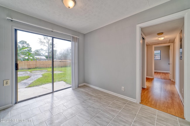 1212 Kennerly Rd, Jacksonville, FL 32216 - photo 5