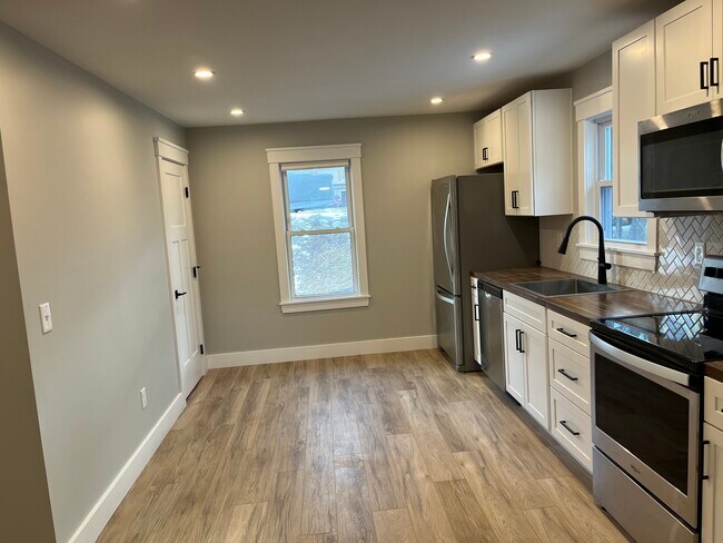 39 Oxford St unit 2, Sanford, ME 04073 - photo 4