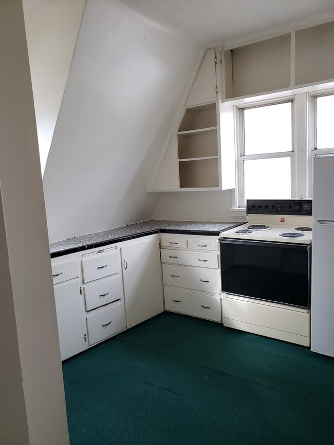 310 6th St Unit 4, Idaho Falls, ID 83401