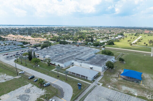 Spessard L. Holland Elementary School is a public school in Bartow, FL.