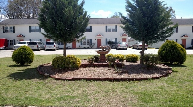 620 S Main St, Mooresville, NC 28115 - photo 2
