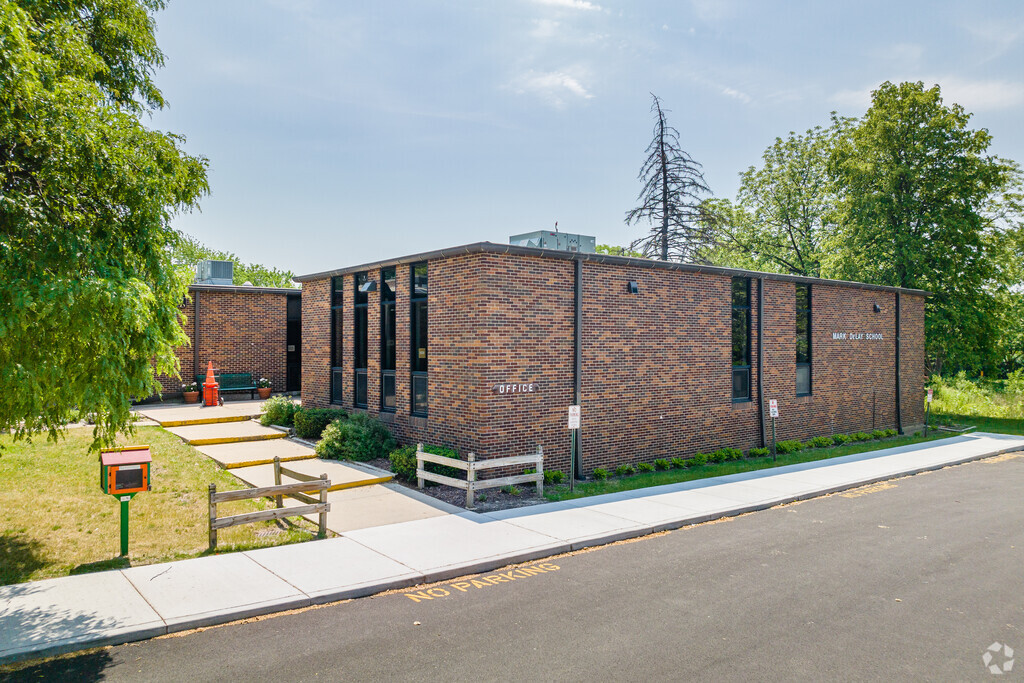 Mark DeLay School