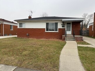 21531 Arrowhead St, Saint Clair Shores, MI 48082