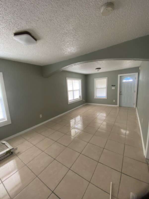 634 Dr Ja Wiltshire Ave, Lake Wales, FL 33853 - photo 2