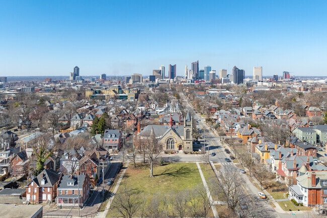 The residents of South of Main have an easy access to the Downtown Columbus.