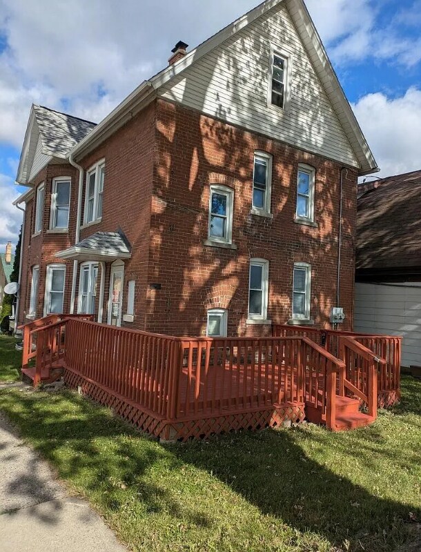 729 Montana Ave, South Milwaukee, WI 53172